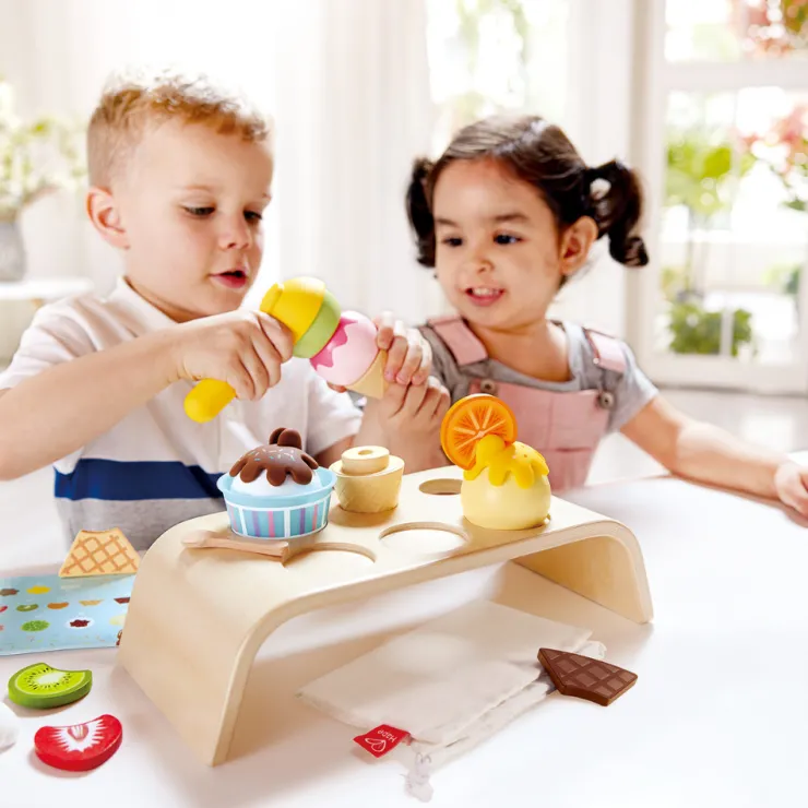 HAPE Pretend Play | Kitchen & Food>Creamy Dreamy Ice Cream Corner